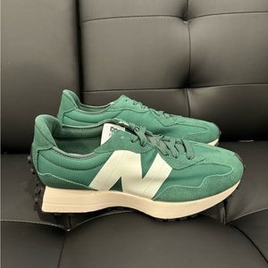 Size 10 - New Balance 327 Team Forest Green